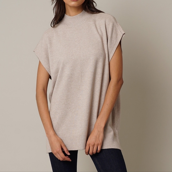 NWT'S- CYRUS - Kitten Heather Mock Neck Cap Sleeve Sweater - Size Small - Picture 1 of 7